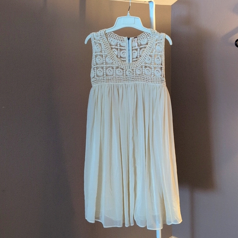 Free People Embroidered boho baby doll style top tunic dress